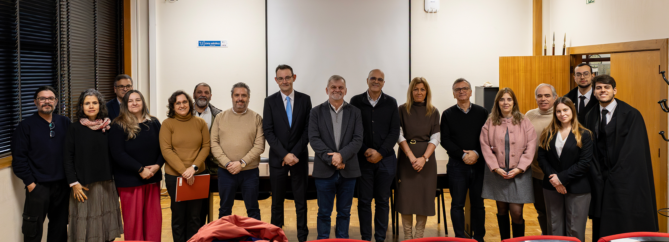 Tomada posse membros CR